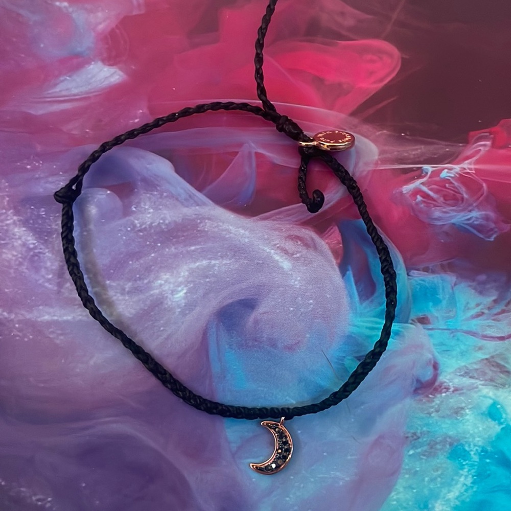 Pura vida moon charm